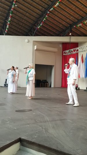 20260612 песня В краю Магнолий плещет море сидят мальчишки на заборе И на щеках дрож парк город Орёл