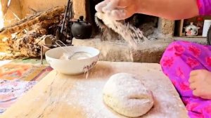 Готовим  традиционный хлеб в глиняной печи.