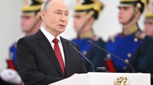 Путин в День России вручил в Кремле звезды Героев Труда