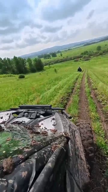 Жить надо километрами, а не квадратными метрами... 😁 смотреть онлайн
