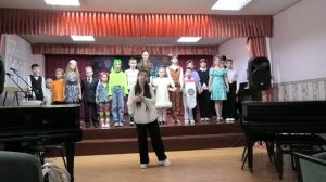 Учебный спектакль «Минуточка, Пой!» по пьесе Ольги и Натальи Артемовых в ДШИ 5 г. Стаханова