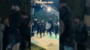 Хожу по кругу во дворе