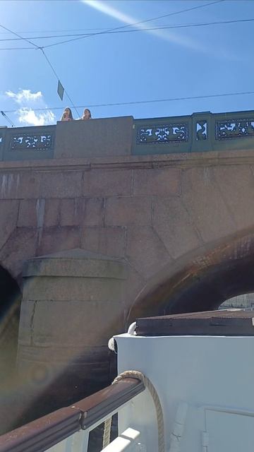 Аничков мост. И под мостом. смотреть онлайн