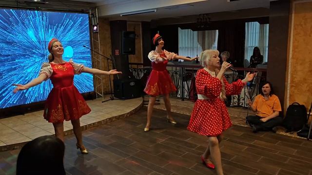 «Живые песни» в Санкт-Петербурге 10 июня 2026 года | Русский сарафан - Inessa и шоу-балет «De Luxe»