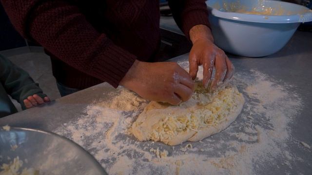 КАК Я ДЕЛАЮ СЫРНЫЙ ХАЧАПУРИ ДОМА смотреть онлайн