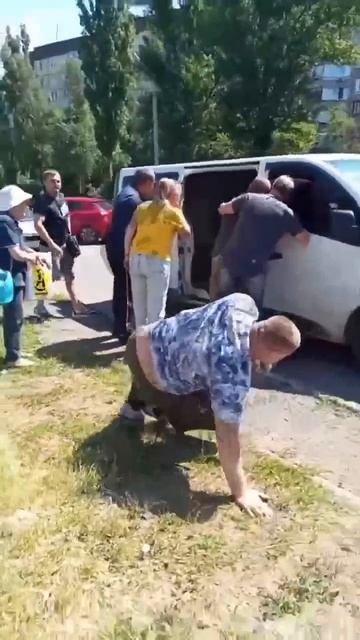 В Кривом Роге мешканцы спасли ухилянта