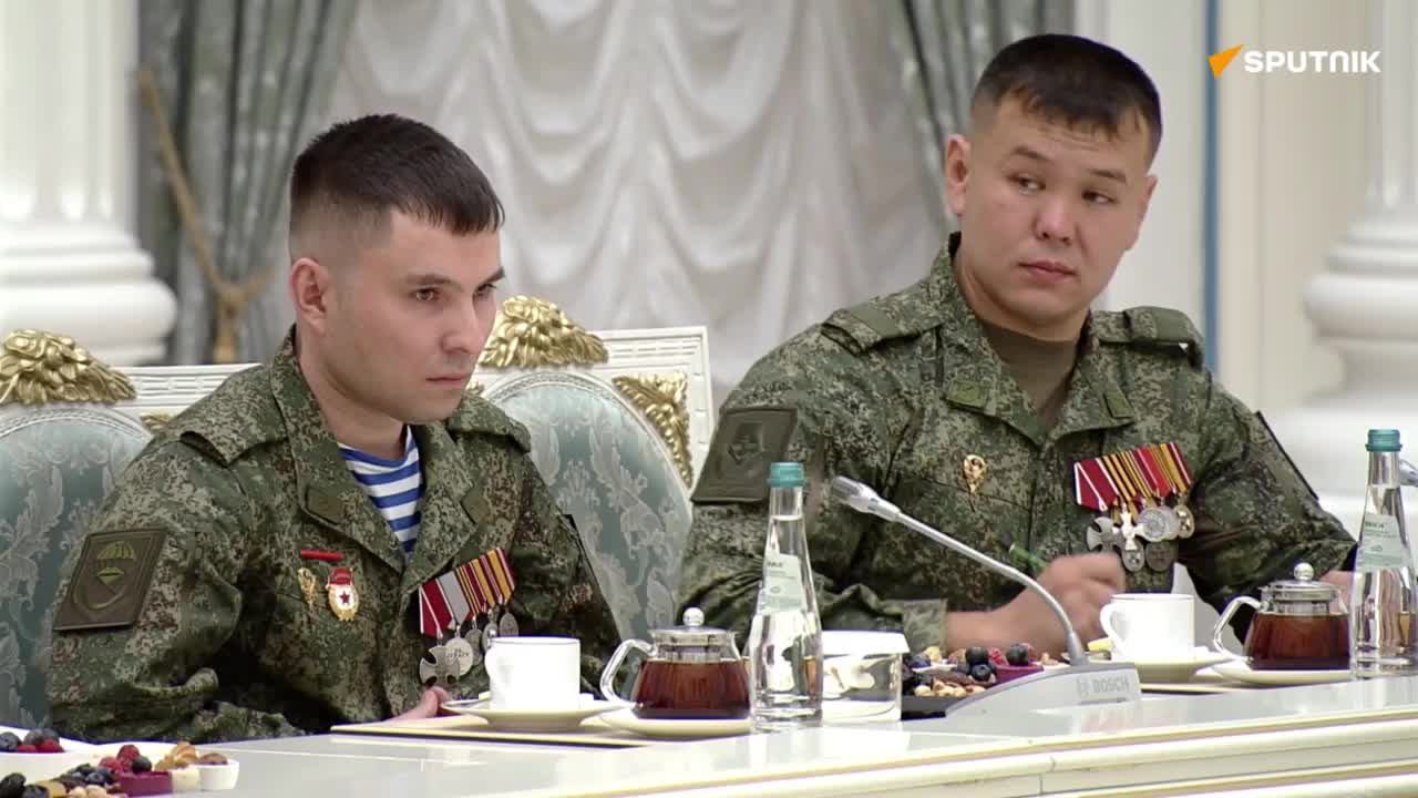 Путин проводит встречу с военнослужащими-участниками СВО
