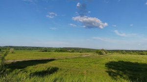летнее поле в деревне