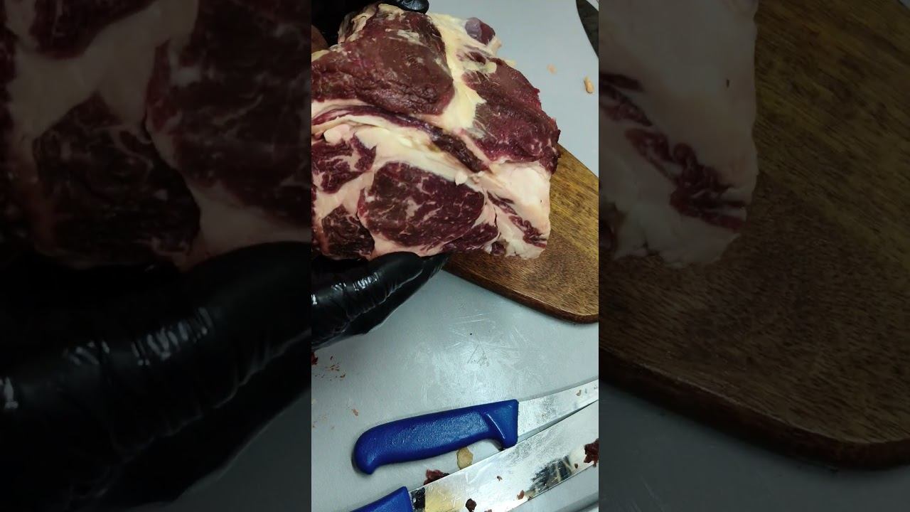 Любой каприз шефа: Формуем Стриплойн Dry Aged строго под заказ клиента в Amber