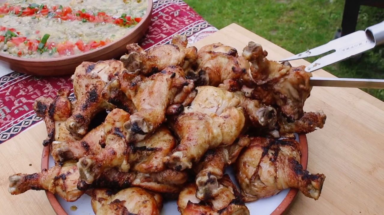 Шашлык из куриной голени на мангале. Рецепт вкусного маринада для курицы смотреть онлайн