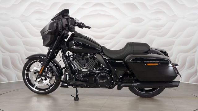 Harley-Davidson Street Glide Vin 5HD1KB754RS658389