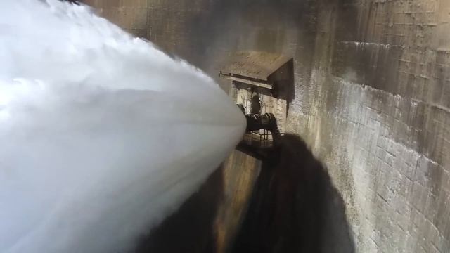 Прорыв Дамб, попавших на видео