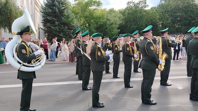 Шествие выпускников школ Ленинского района города Бреста смотреть онлайн