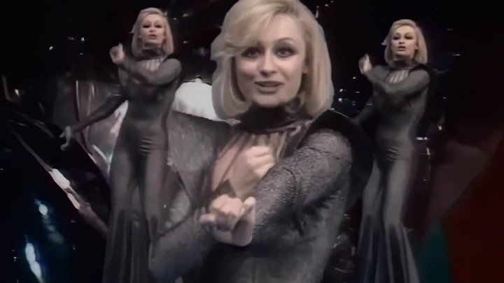 Raffaella Carrà - A Far Amore Comincia Tu
