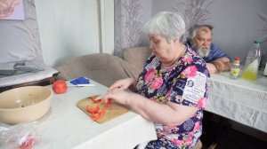 Июньские домашние помидоры с грядки у добрых пенсионеров Готовим овощное рагу по-деревенски