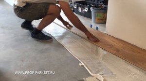 Укладка инженерной доски, установка плинтусов.