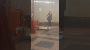 Музыка в метро. Скрипка