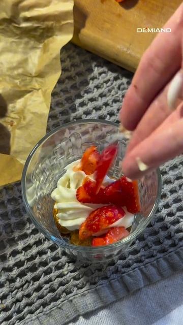 Трайфлы с мини-профитролями 😋