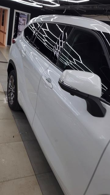 Toyota Highlander - комплексное бронирование кузова и монитора в салоне — часть 1