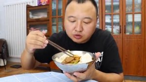 🔥【Тушеное мясо в чугунном горшочке】 Настоящее фермерское тушеное мясо в чугунном горшочке