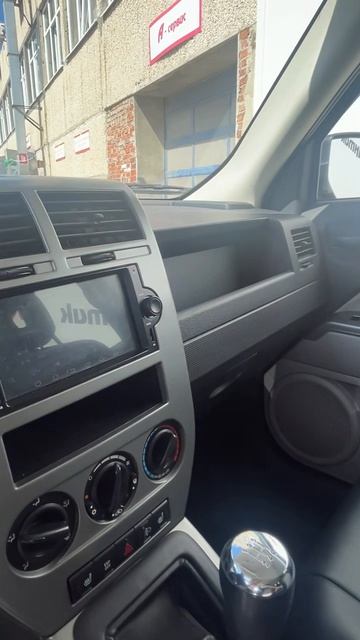 Jeep Liberty Кроссовер 5 дв. 2.4 MT 4WD 2007г