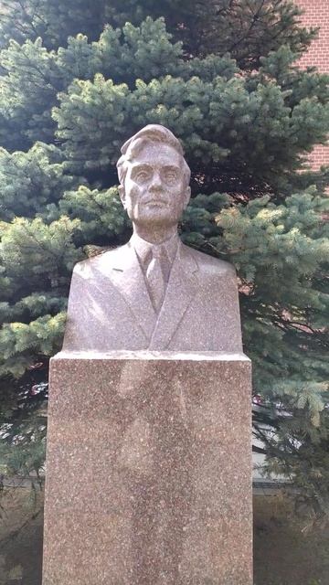 День памяти И. В. Сталина Москва, Некрополь у Кремлёвской стены, могила  М. А. Суслова  Фрагмент 532