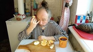 Перекус с Цилей. Как со мной судилась налоговая. Мукбанг. Обжор. Еда на камеру. Диета. Шизофрения.