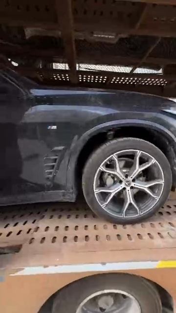 В Россию начали завозить BMW и Audi с неожиданным тюнингом — перед пересечением границы некоторые ма смотреть онлайн