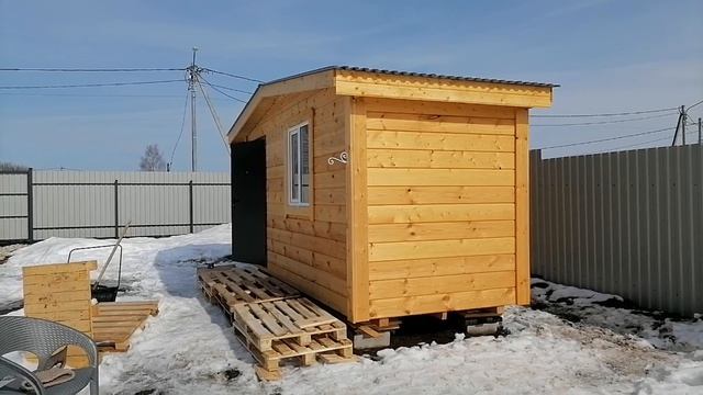 Влог: ремонтные работы в деревне, заканчиваем пропитку бытовки при минус 2 весной.