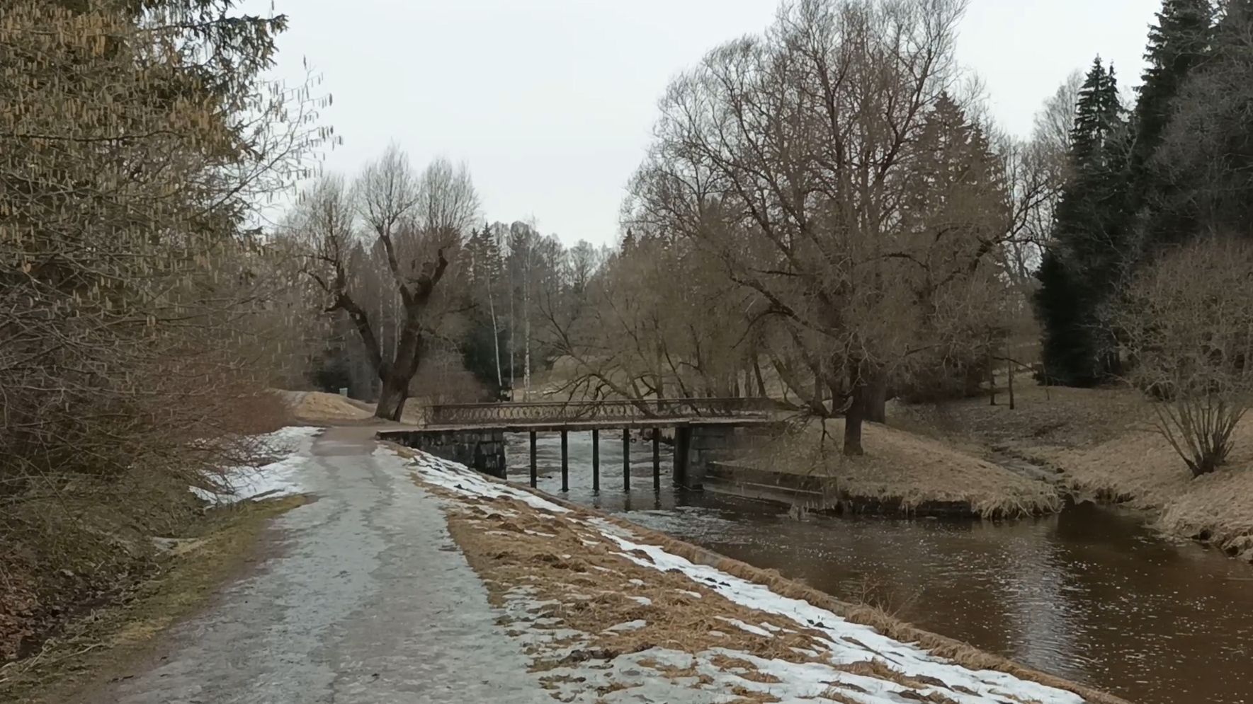 Чёрный мост и Горбатый маст