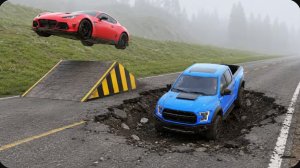 Автомобили против глубокой воды на дороге в BeamNG Drive!
