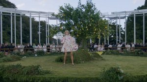 Показ женской коллекции Aje Resort «Scent of Summer» лето 2022