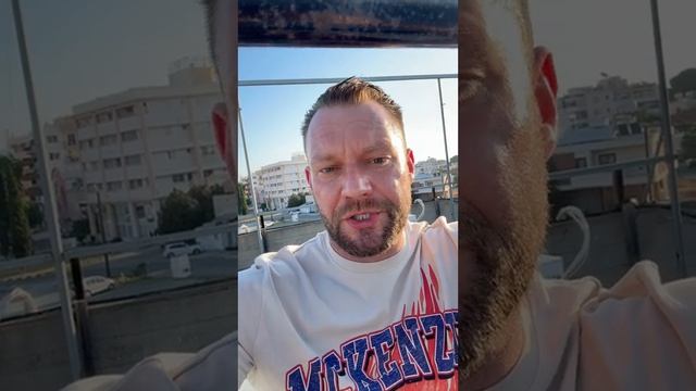 Бывшие напоминают о себе и исчезают. Причины