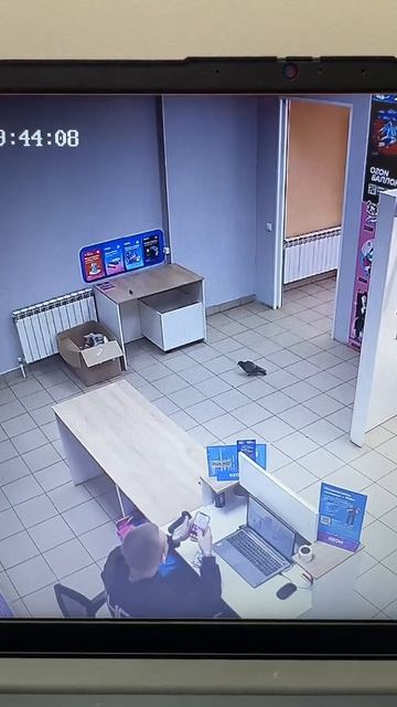 Ошибся дверью😅