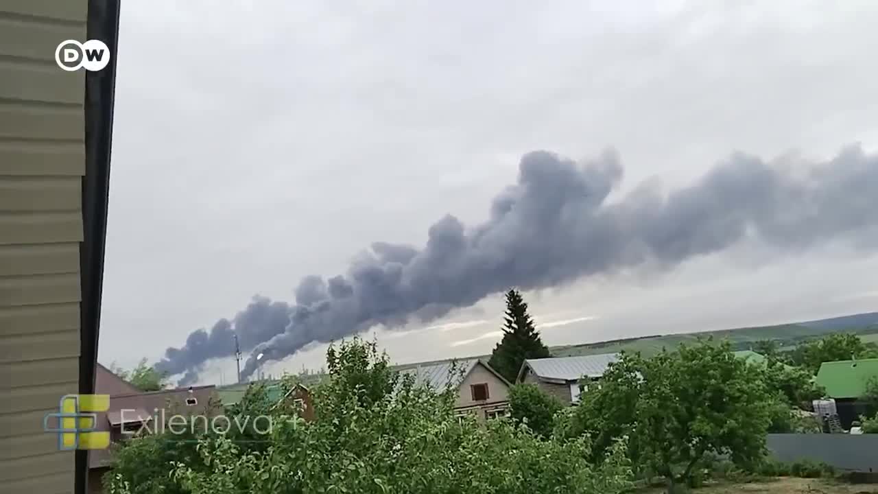 ВСУ ударили по НПЗ в 1200 км от границы и пытаются отрезать Крым смотреть онлайн