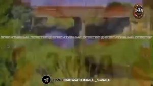 ‼️🇷🇺🏴☠Такого вы ещё не видели: процесс сноса 43 (!) FPV-дронами моста в Харьковской области
