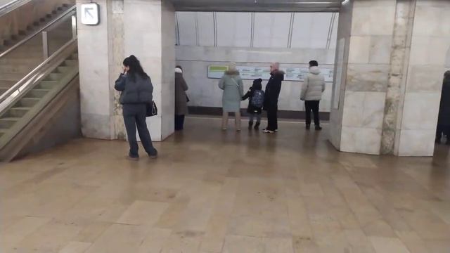 Станция метро Петровско-Разумовская интерьер, поезда, пассажиры Москва Фрагмент 22