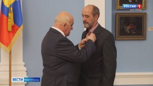 По случаю Дня России губернатор вручил костромичам знаки отличия