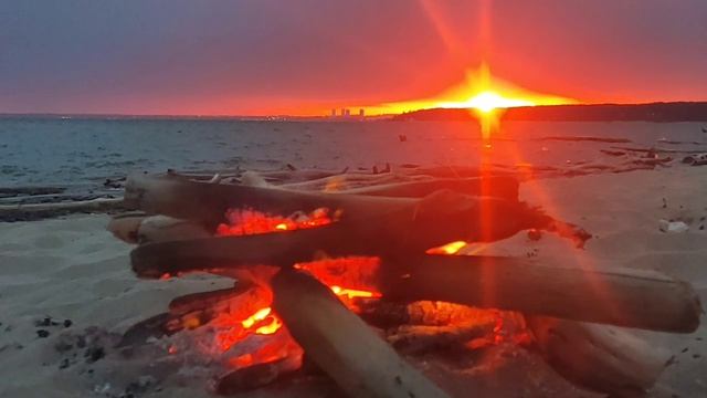 Нереальное видео: закат, костёр и шторм! Обское море 🌊, 11.06.2026. И немного Хайдеггера 🤔. Storm