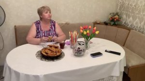 1000003761.mp4 дорогие   с праздником  чебуреки готовы  приглашаю всех за  стол