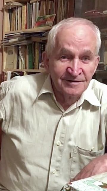 Свищевая матка: правда ли, что с ней пчёлы меньше роятся? Отвечает Кашковский 🐝👑