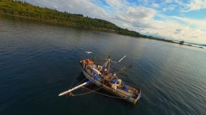Рыболовное судно Kaelan стоит на якоре в бухте Шилшоул после многих лет работы в море