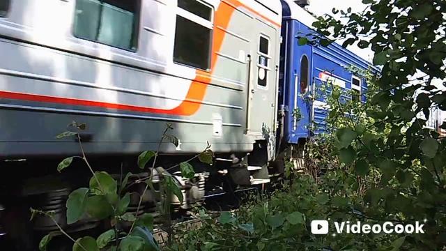 Электровоз ЭП1 - 050 с пассажирским поездом смотреть онлайн