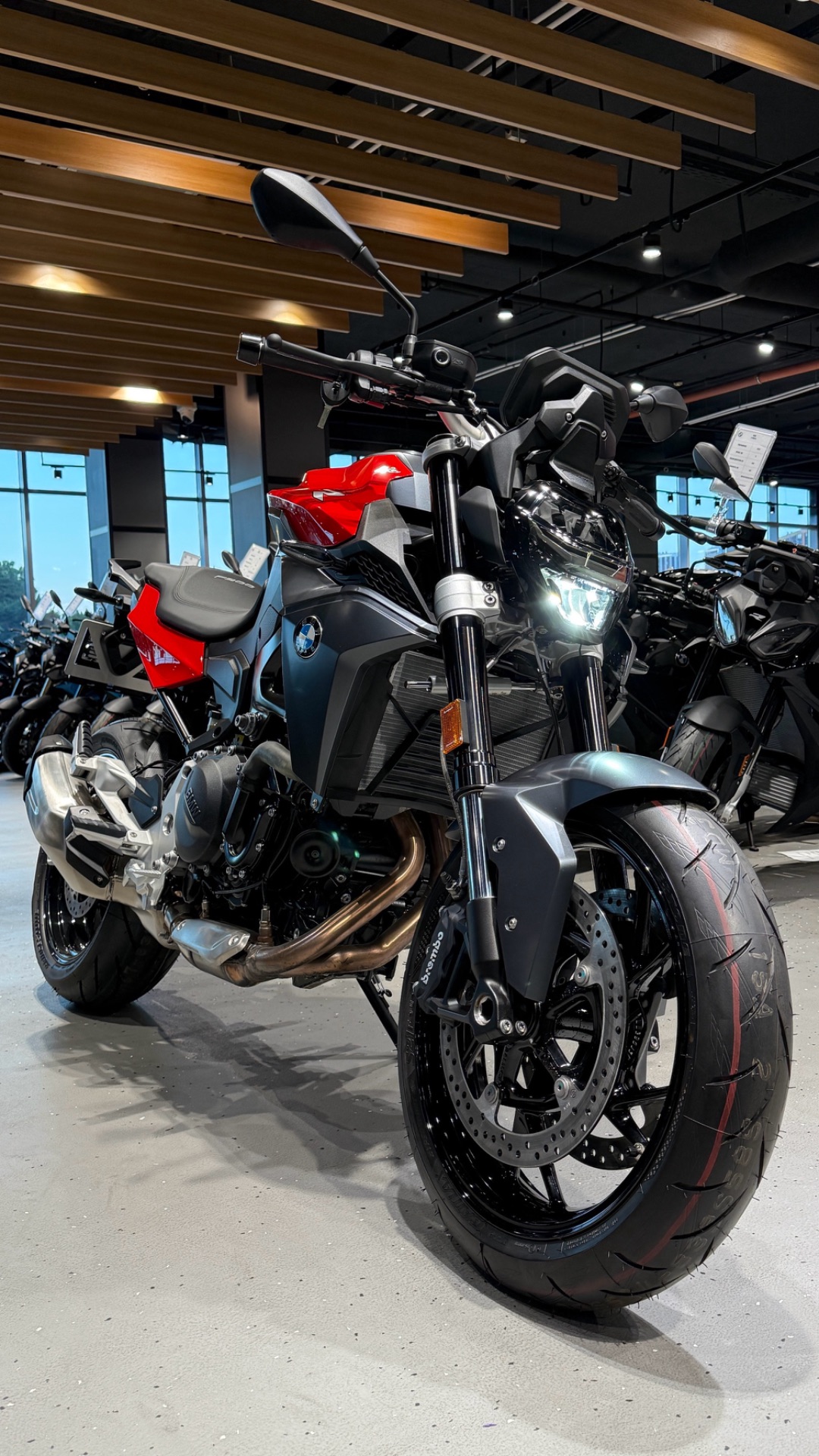 BMW F 900 R (2024) VIN: WB10K1103R6J52277