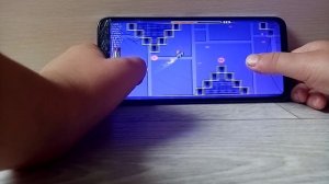Проходим второй уровень Geometry Dash на Три монетки без практики