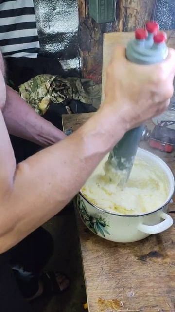 Толкушка из ОФБЧ-3 это сильно😄😁  Котлетки с пюрешкой 😃