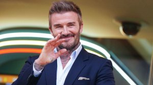 Дэвид Бекхэм стал первым футболистом со звездой на «Аллее славы» в Голливуде