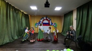 05_Вокальная группа «Светлые голоса», композиция «Из-под печки вышла кисонька»