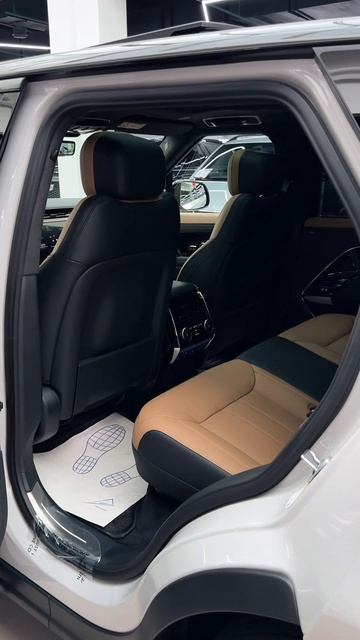 Новое поступление из Германии: Range Rover Sport Autobiography!