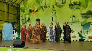 «Танцуй, красивая!» - вокальный ансамбль «Привокзальные узоры».
МО Волоколамск.